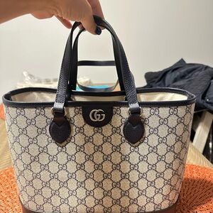 Brand New: Never worn Gucci Tote